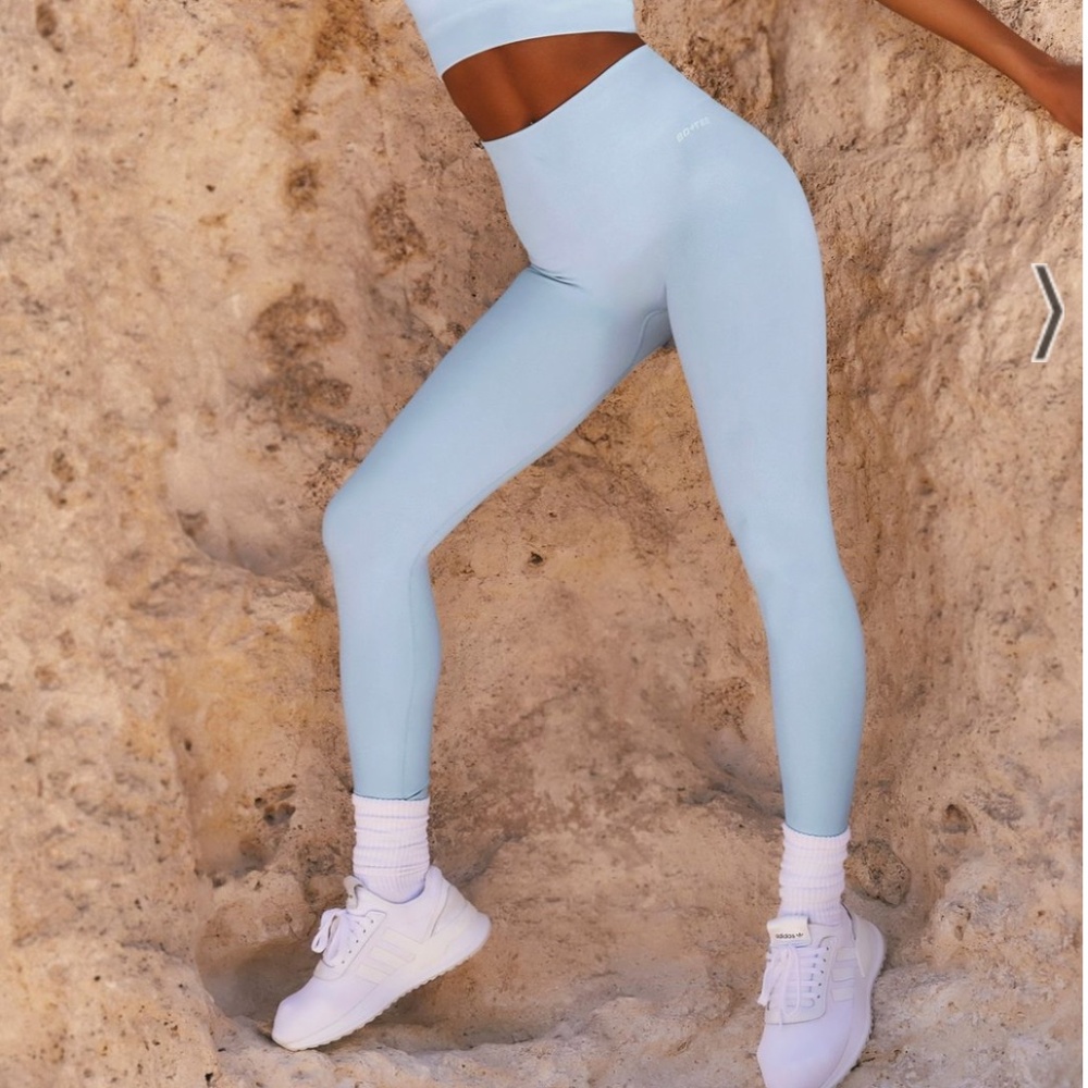NWT Bo + Tee Commitment Seamless Full Length Leggings in Blue